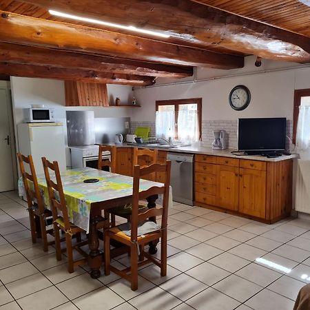 Gite Rural - Grange Des Pres Blancs Chaine Des Puys Le Vernet-Sainte-Marguerite Exterior photo