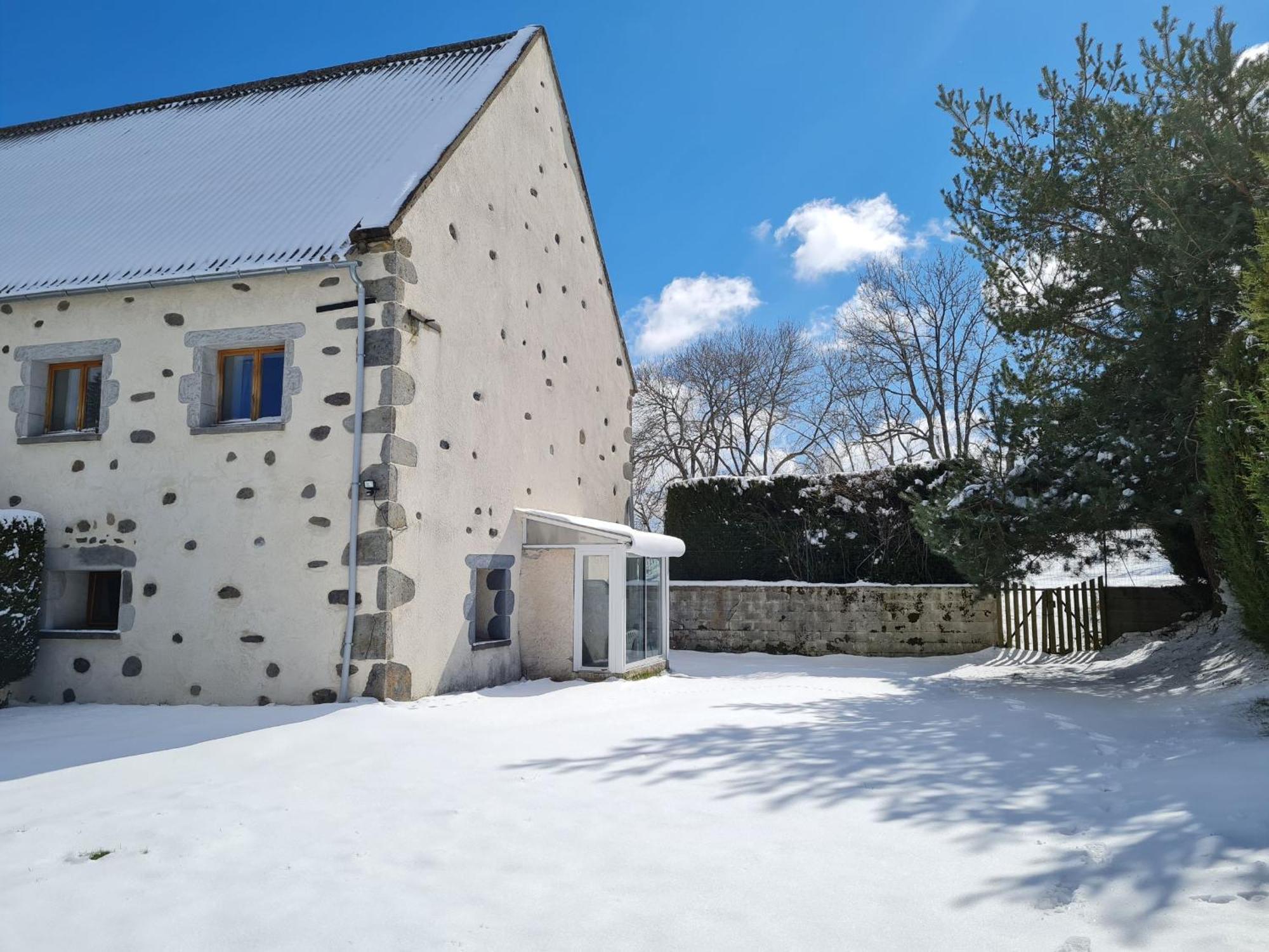 Gite Rural - Grange Des Pres Blancs Chaine Des Puys Le Vernet-Sainte-Marguerite Exterior photo