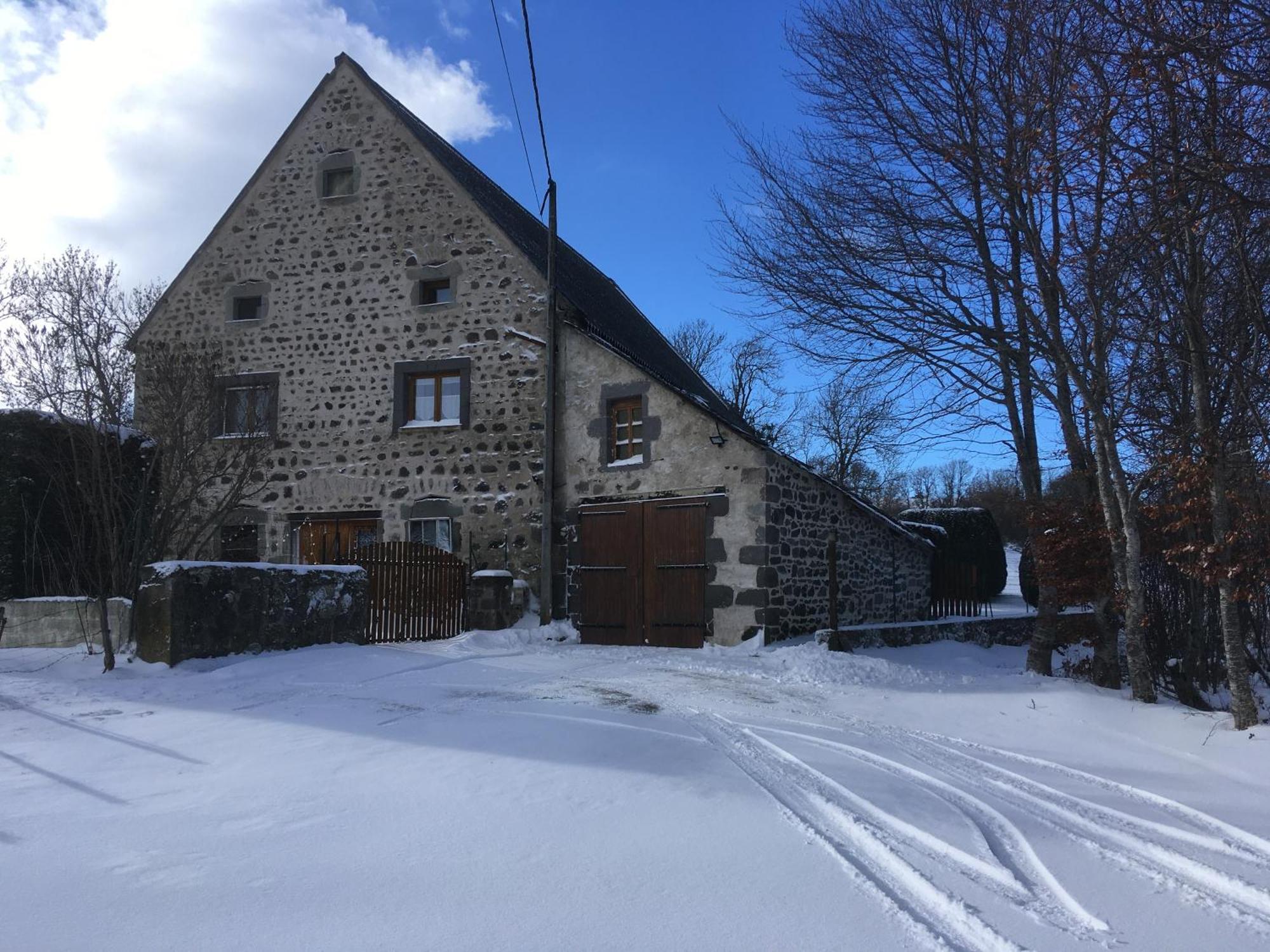 Gite Rural - Grange Des Pres Blancs Chaine Des Puys Le Vernet-Sainte-Marguerite Exterior photo